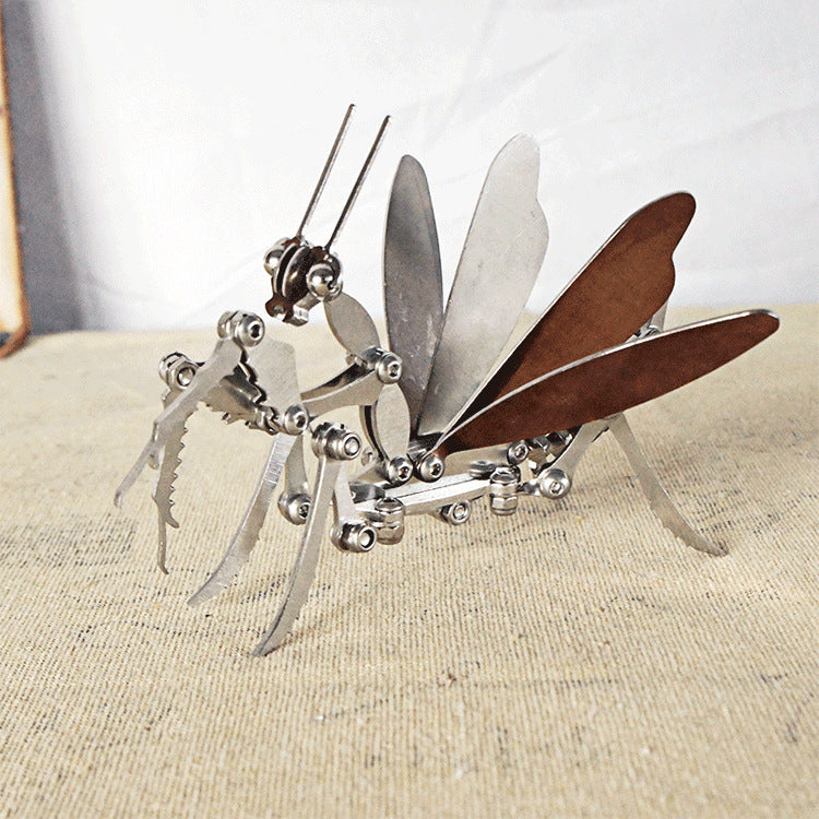 Foldable Metal Mantis Model Ornaments