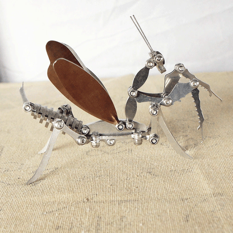 Foldable Metal Mantis Model Ornaments