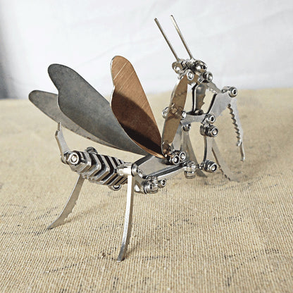 Foldable Metal Mantis Model Ornaments
